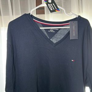 NWT Tommy Hilfiger men’s XXL dark blue short sleeved v-neck shirt.